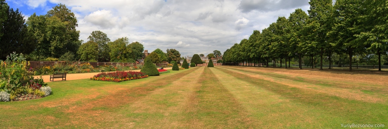 1569-panorama-hampton-court-park.jpg