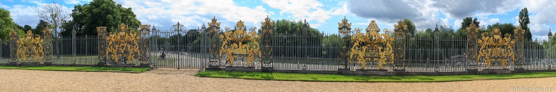 1658-panorama-hampton-court-gate.jpg