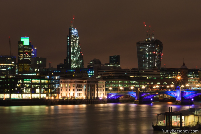 Modern London at night